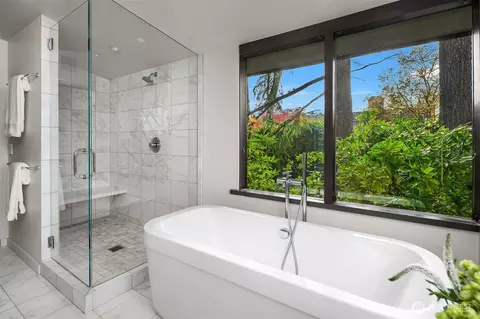 Bath - 3717 E Prospect St, Seattle, WA 98112 photo 2 of 3