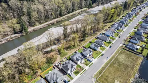 View/Area - 1408 Daffodil Ave NE, Orting, WA 98360 photo 4 of 4