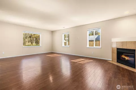 Living - 1408 Daffodil Ave NE, Orting, WA 98360 photo 2 of 8