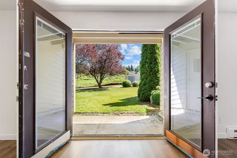 1315 S Puget Dr #F-12, Renton, WA 98055