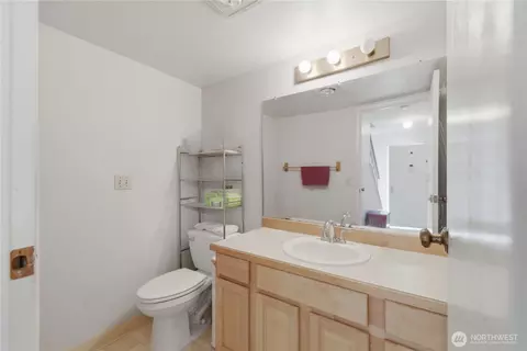 Bath - 8823 Holly Dr #E201, Everett, WA 98208 photo 1 of 4