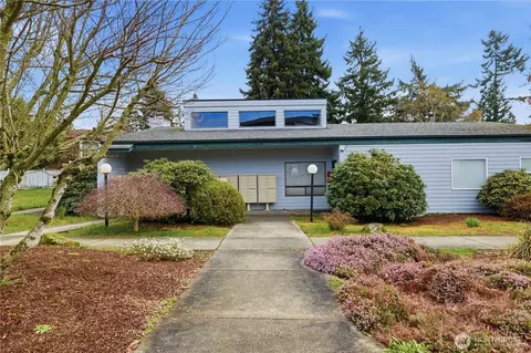 Exterior - 8823 Holly Dr #E201, Everett, WA 98208 photo 6 of 7