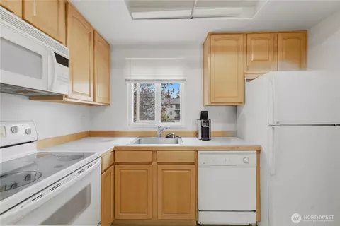 Kitchen - 8823 Holly Dr #E201, Everett, WA 98208 photo 2 of 3