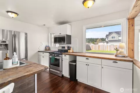 Kitchen - 120 Tacoma Ave NW, Orting, WA 98360 photo 4 of 4