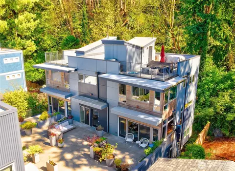 1708 Alki Ave SW #B, Seattle, WA 98116