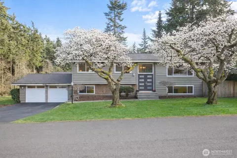 7455 NE 120th St, Kirkland, WA 98034