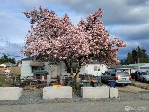 901 11th St, Sedro Woolley, WA 98284