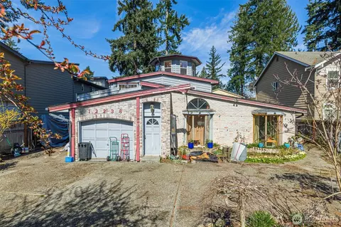 12238 NE 70th St, Kirkland, WA 98033