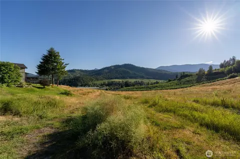 1 Ludwig Hill Rd, Peshastin, WA 98847