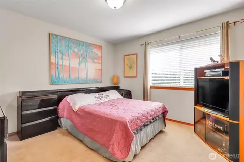 Bedroom - 10209 28th Dr SE, Everett, WA 98208 photo 5 of 6