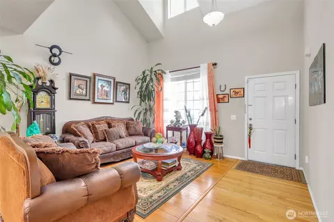 Entry Way - 10209 28th Dr SE, Everett, WA 98208 photo 1 of 3