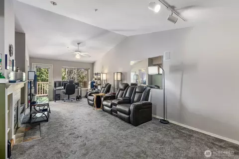 11501 7th Ave W #CC302, Everett, WA 98204