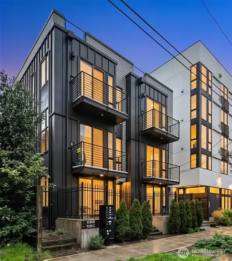 109 22nd Ave E #F, Seattle, WA 98112