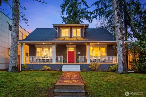8016 17th Ave NE, Seattle, WA 98115