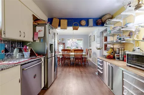 Kitchen - 821 E Chestnut St, Walla Walla, WA 99362 photo 2 of 2