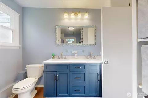 Bath - 821 E Chestnut St, Walla Walla, WA 99362 photo 1 of 3