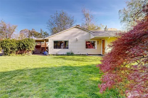Exterior - 821 E Chestnut St, Walla Walla, WA 99362 photo 3 of 16