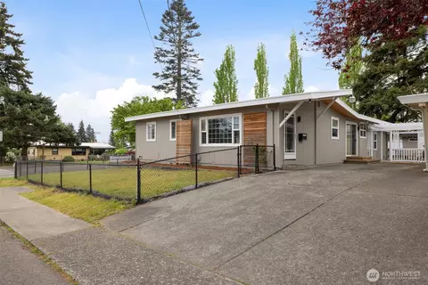 2502 NE 7th St, Renton, WA 98056