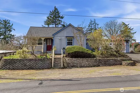 319 N 3rd St, Kalama, WA 98625