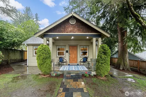 1516 NE 96th St, Seattle, WA 98115