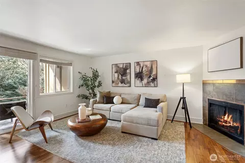 11054 NE 33rd Pl #B7, Bellevue, WA 98004