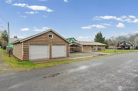 Exterior - 401 Mill Ave SE, Orting, WA 98360 photo 3 of 5