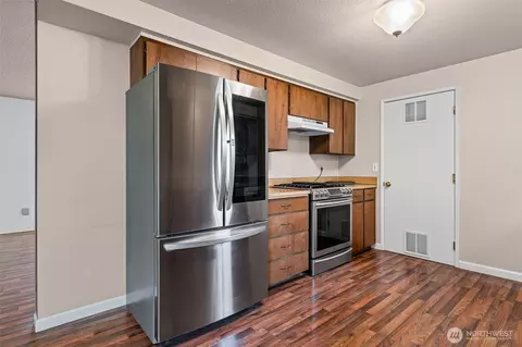 Kitchen - 401 Mill Ave SE, Orting, WA 98360 photo 1 of 2