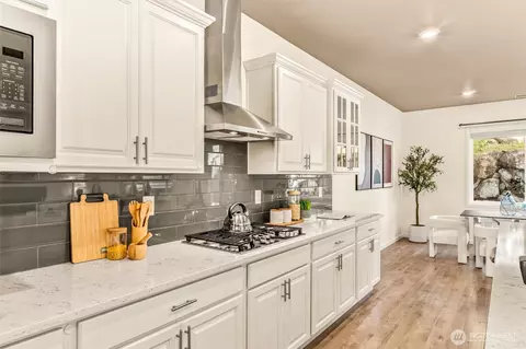 Kitchen - 23711 43 Dr SE, Bothell, WA 98021 photo 6 of 7