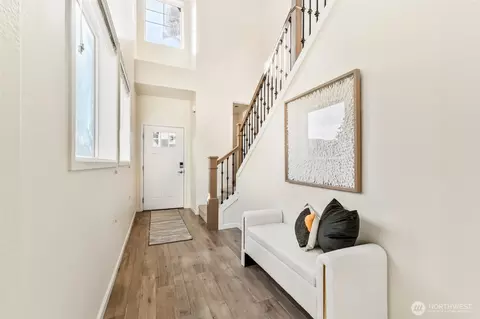 Entry Way - 23711 43 Dr SE, Bothell, WA 98021 photo 2 of 3