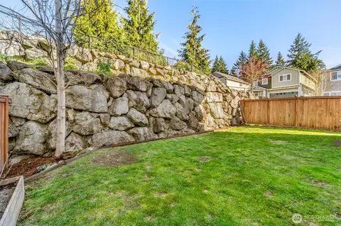Exterior - 23711 43 Dr SE, Bothell, WA 98021 photo 6 of 8