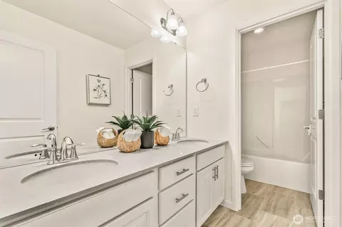 Bath - 23711 43 Dr SE, Bothell, WA 98021 photo 5 of 5
