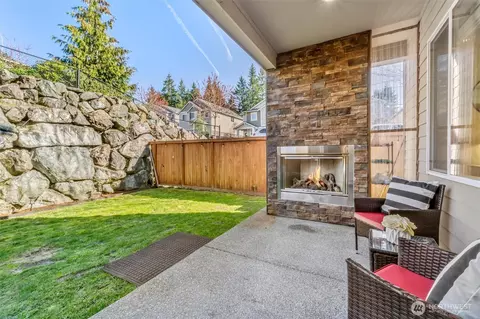 Exterior - 23711 43 Dr SE, Bothell, WA 98021 photo 4 of 8