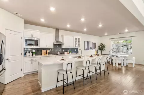 Kitchen - 23711 43 Dr SE, Bothell, WA 98021 photo 5 of 7