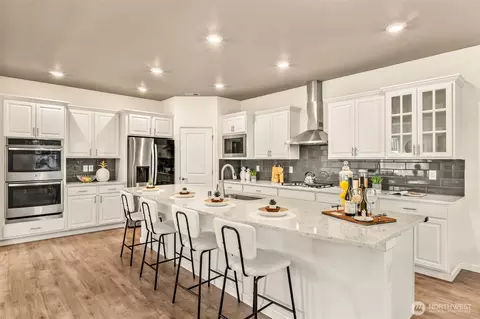 Kitchen - 23711 43 Dr SE, Bothell, WA 98021 photo 2 of 7