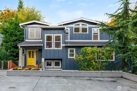 2708 NE 98th St, Seattle, WA 98115