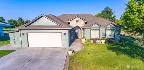 19297 St Andrews Dr NW, Soap Lake, WA 98851