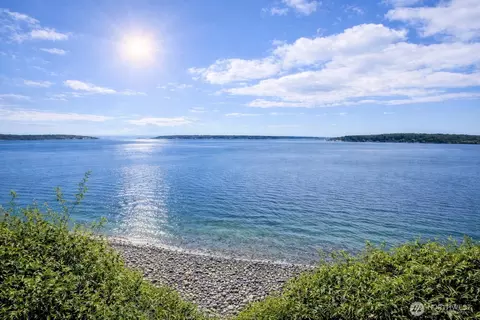 1012 N Scenic Heights Rd, Oak Harbor, WA 98277
