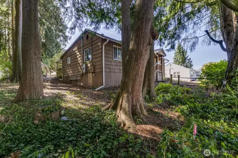 Exterior - 2324 Madison St, Everett, WA 98203 photo 1 of 7