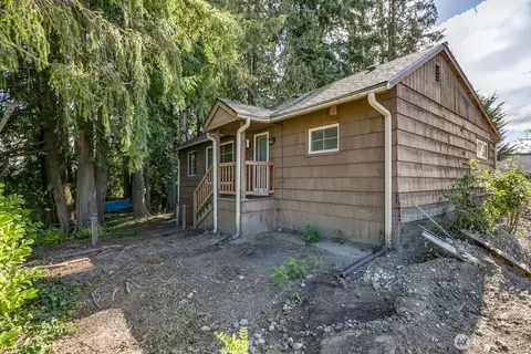 Exterior - 2324 Madison St, Everett, WA 98203 photo 2 of 7