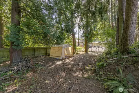 Exterior - 2324 Madison St, Everett, WA 98203 photo 6 of 7
