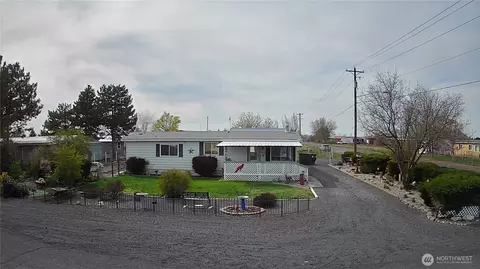 4492 Jackie Dr NE, Moses Lake, WA 98837