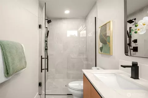 Bath - 1127 B 10th Ave E, Seattle, WA 98102 photo 1 of 3