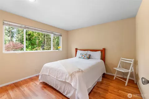 Bedroom - 22403 53rd Ave SE, Bothell, WA 98021 photo 4 of 7