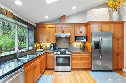 Kitchen - 22403 53rd Ave SE, Bothell, WA 98021 photo 4 of 4
