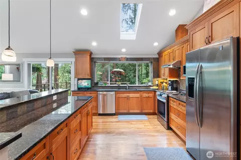Kitchen - 22403 53rd Ave SE, Bothell, WA 98021 photo 3 of 4