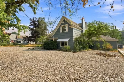 225 S Division St, Cashmere, WA 98815