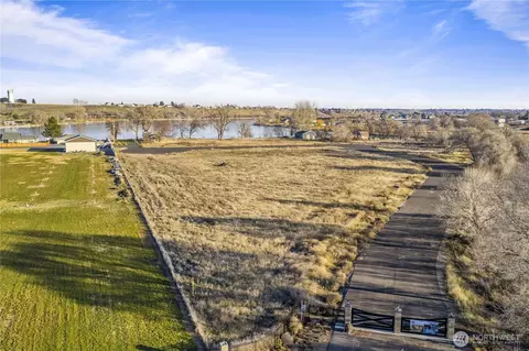 3 Valley Rd NE #3, Moses Lake, WA 98837