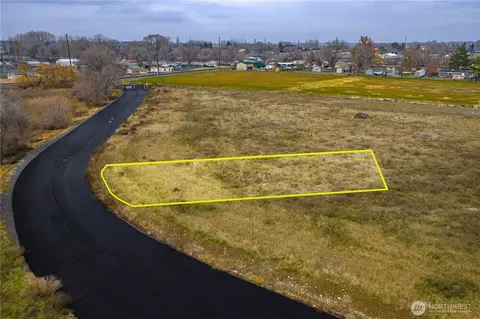4 Valley Rd NE #4, Moses Lake, WA 98837