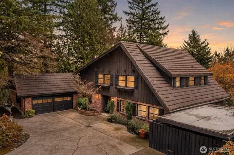 16521 NE 1st Pl, Bellevue, WA 98008