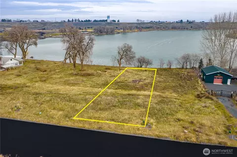 14 Valley Rd NE #14, Moses Lake, WA 98837